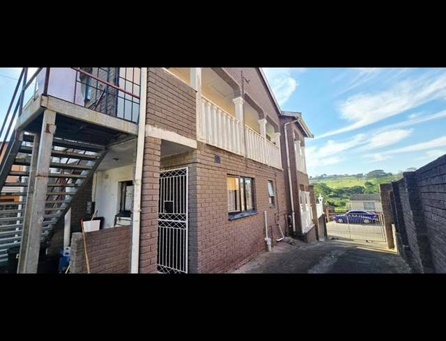 1 BEDROOM PROPERTY TO RENT IN CROSSMOOR